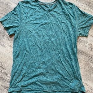 Old Navy • Men’s T-shirt